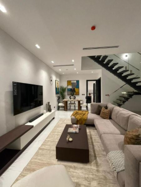Karmozee Apartments